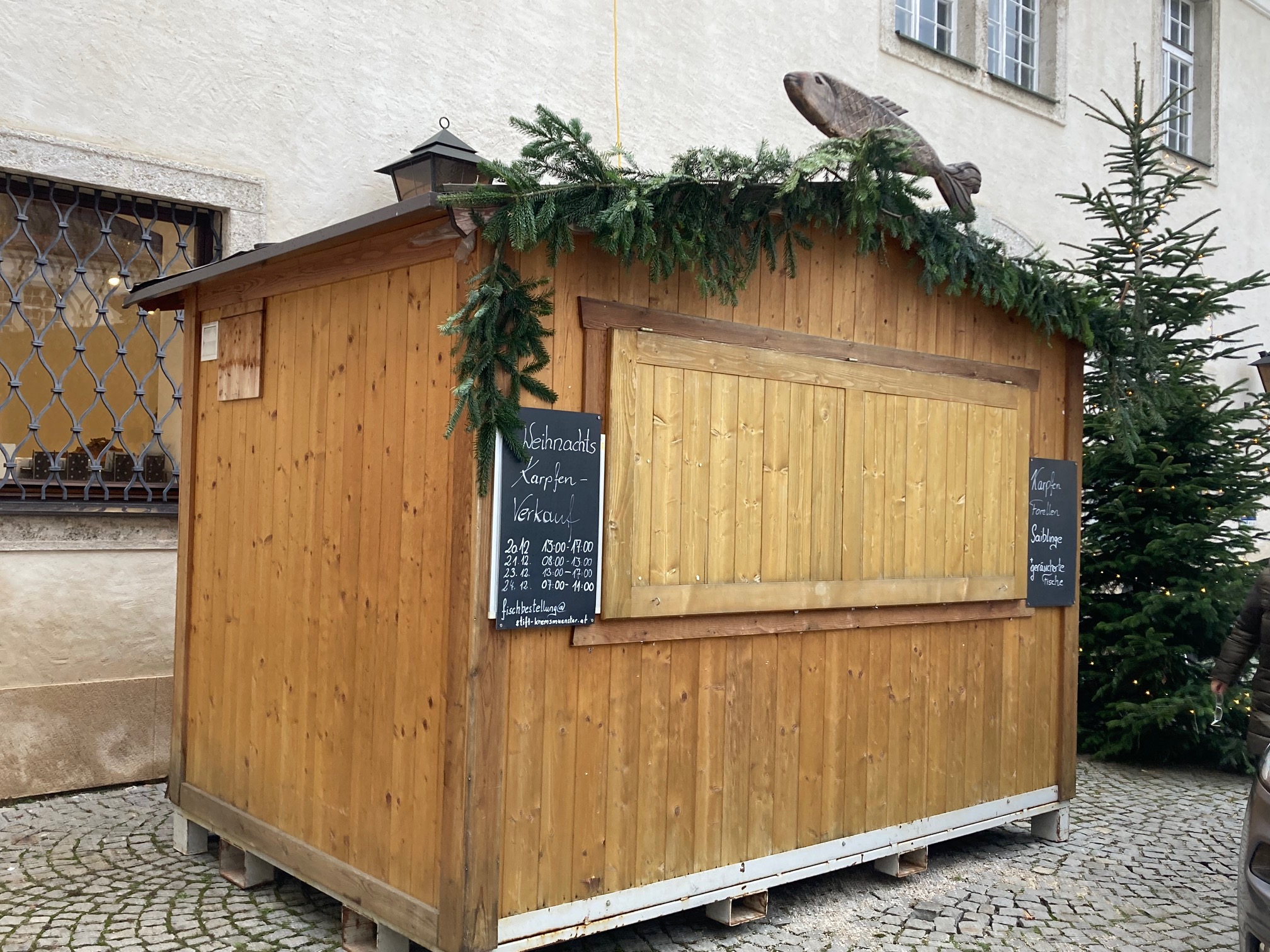 Fischhütte Weihnachtsfischverkauf