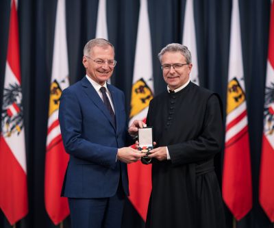 Landeshautmann Thomas Stelzer und P. Altman Pötsch
